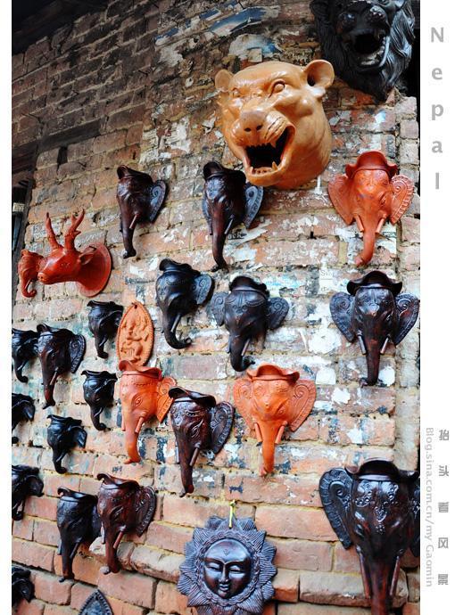 被中国游客“爆买”政府的尼泊尔，小店促销标语全是中文！