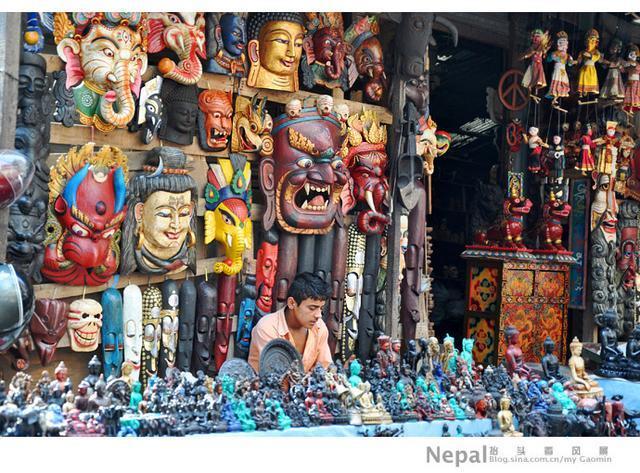 被中国游客“爆买”政府的尼泊尔，小店促销标语全是中文！