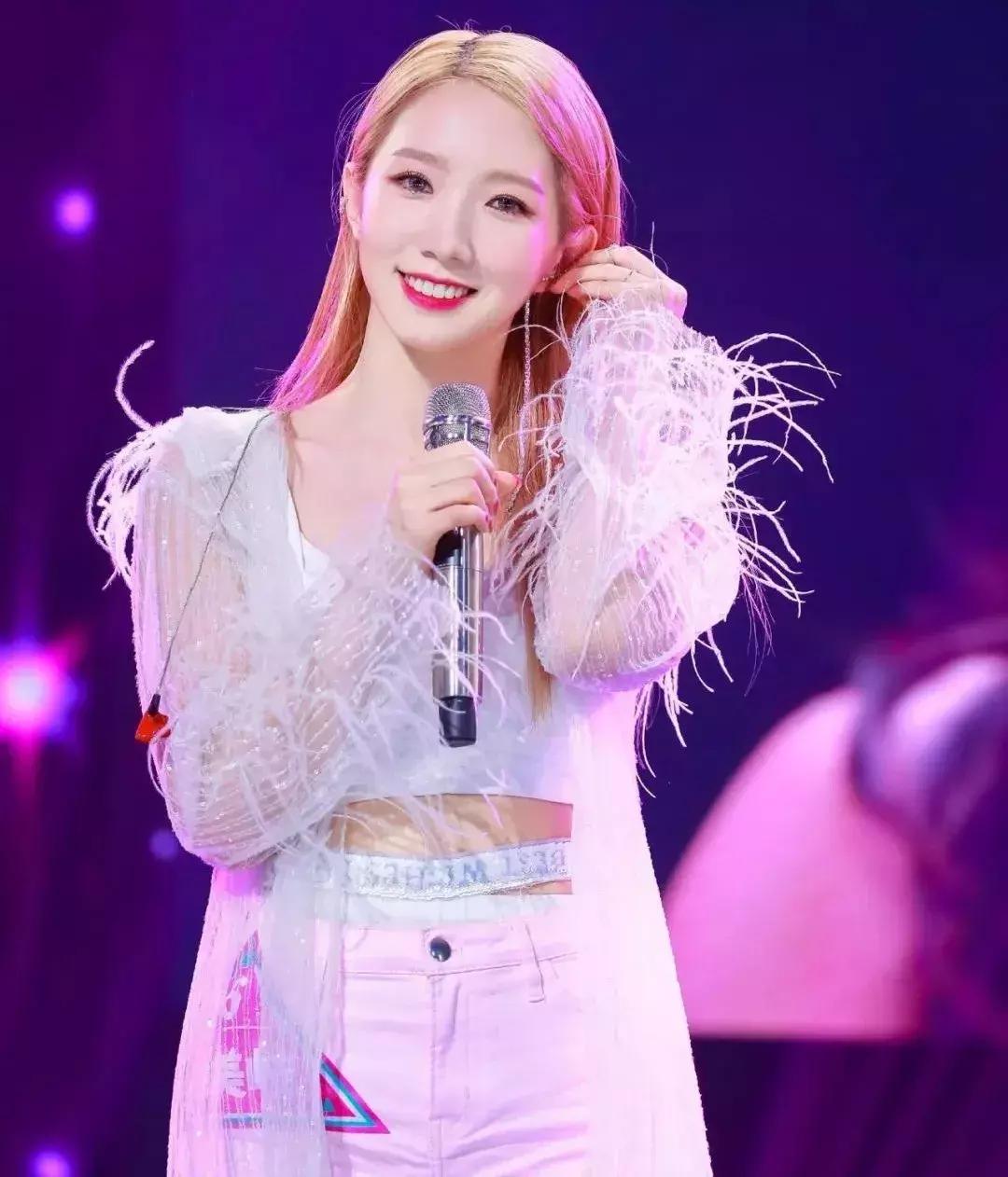 绰号“胖虎”,腿粗脸圆,但这个女偶像太赞了