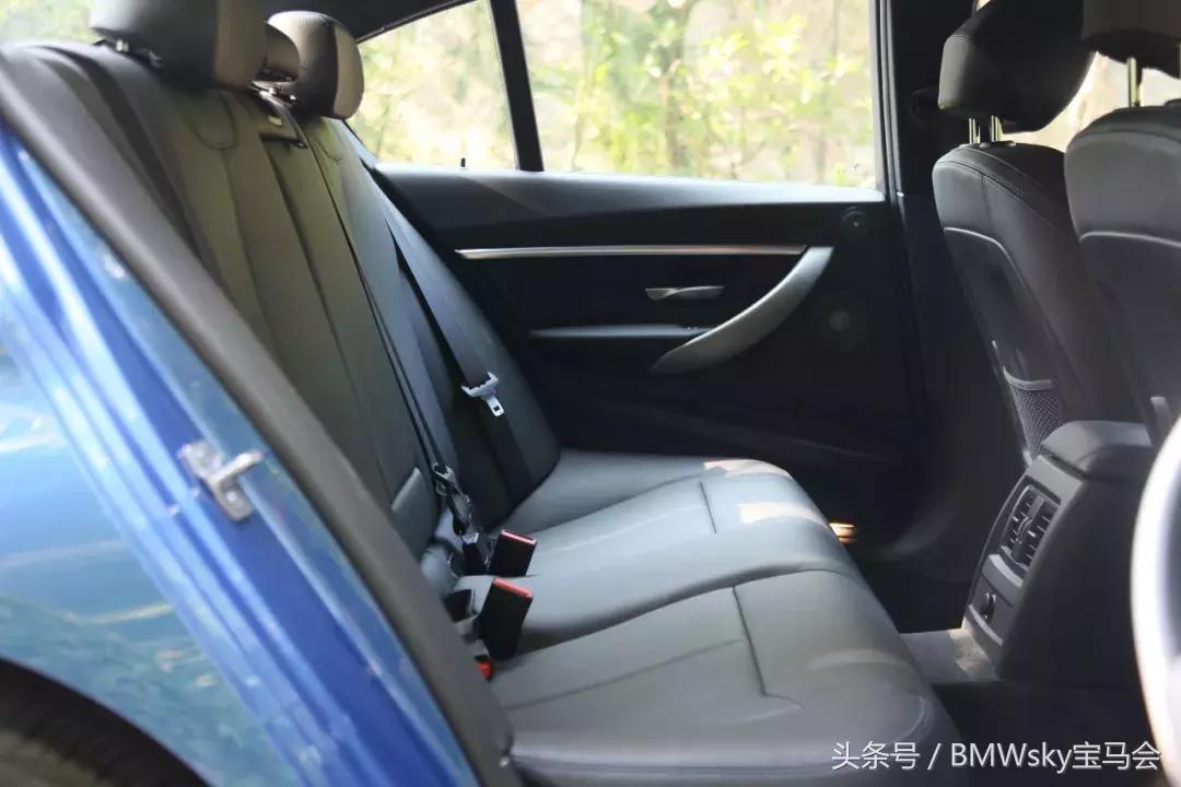 2020款宝马330i曜夜版百公里实测,2020款宝马330im曜夜版落地价