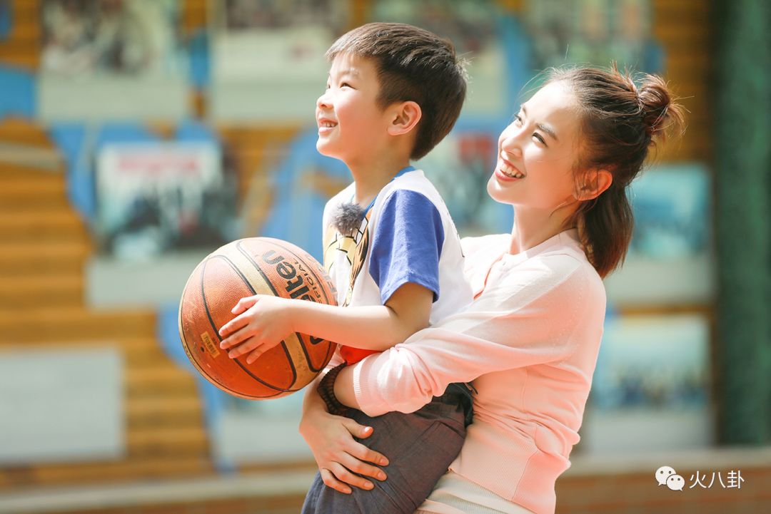 黄圣依安迪为何那么优秀,黄圣依带安迪