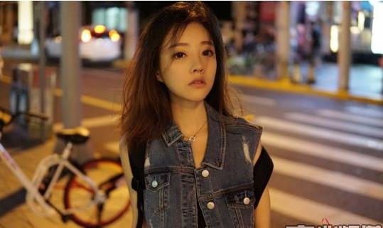 网友斗鱼实力造型,捧出个明星登录星光大道!