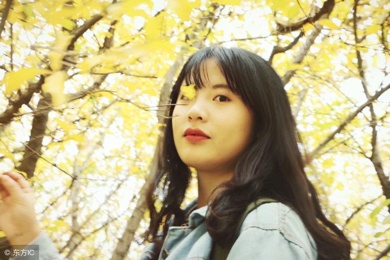 爹地的订婚典礼,所以,必须让妈咪准时到场,阻止这个龙夜爵订婚