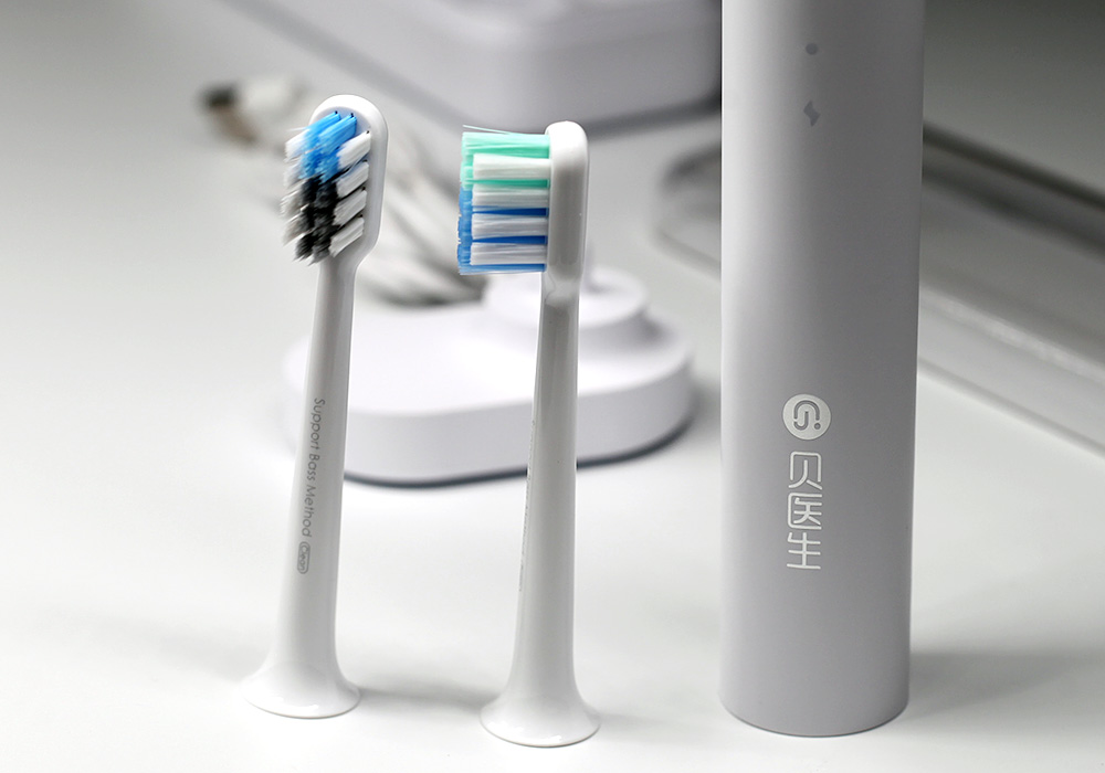 小米电动牙刷t300与t500性价比,超人电动牙刷rt710和小米t300