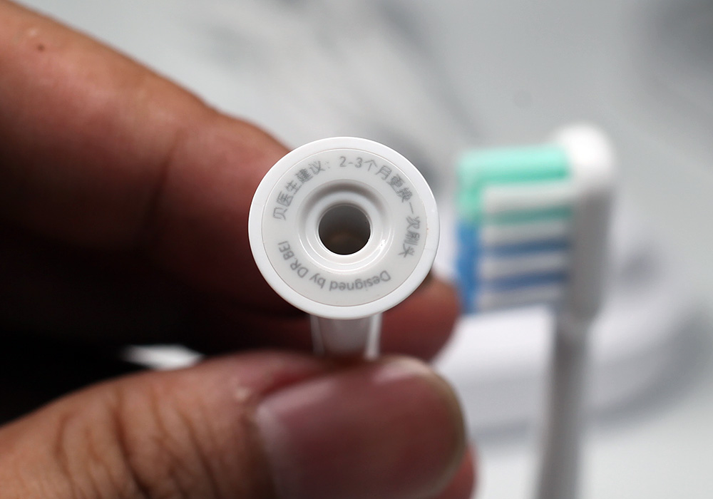 小米电动牙刷t300与t500性价比,超人电动牙刷rt710和小米t300