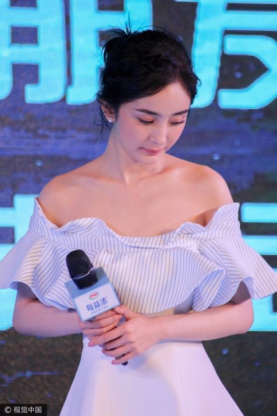 女明星都爱的小众私服品牌,明星同款衣服平价牛仔外套