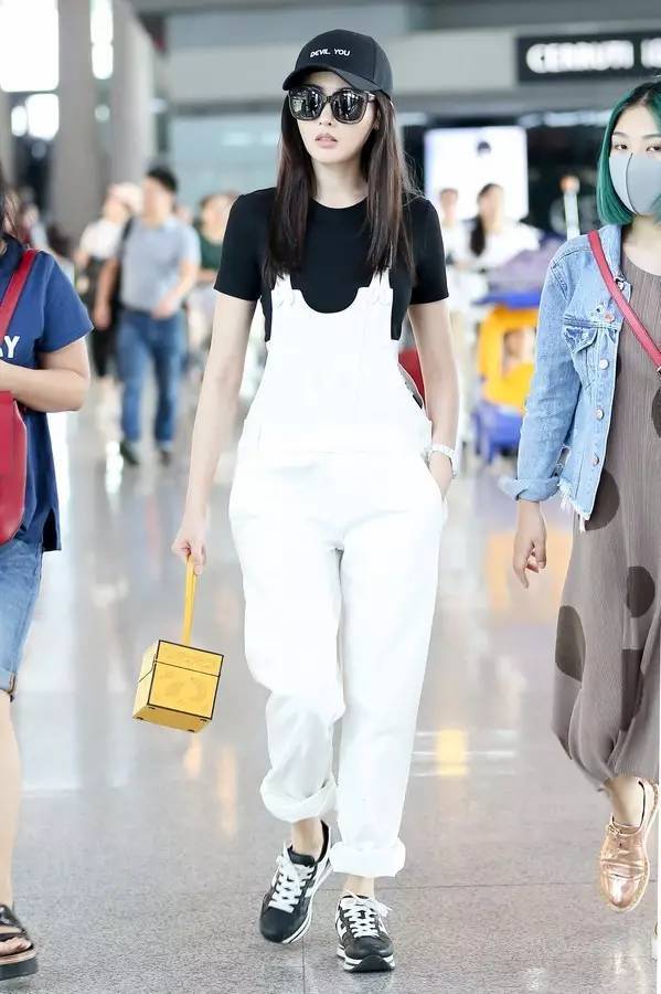 女明星都爱的小众私服品牌,明星同款衣服平价牛仔外套