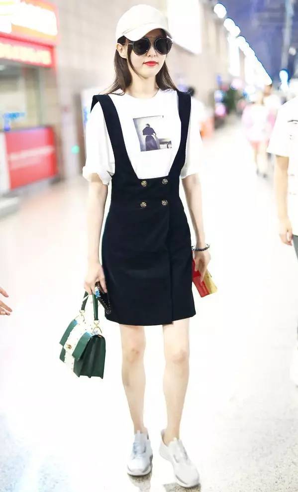 女明星都爱的小众私服品牌,明星同款衣服平价牛仔外套