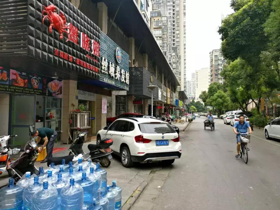 90后的小姐姐在苏州打拼,90后姐弟一起做餐饮