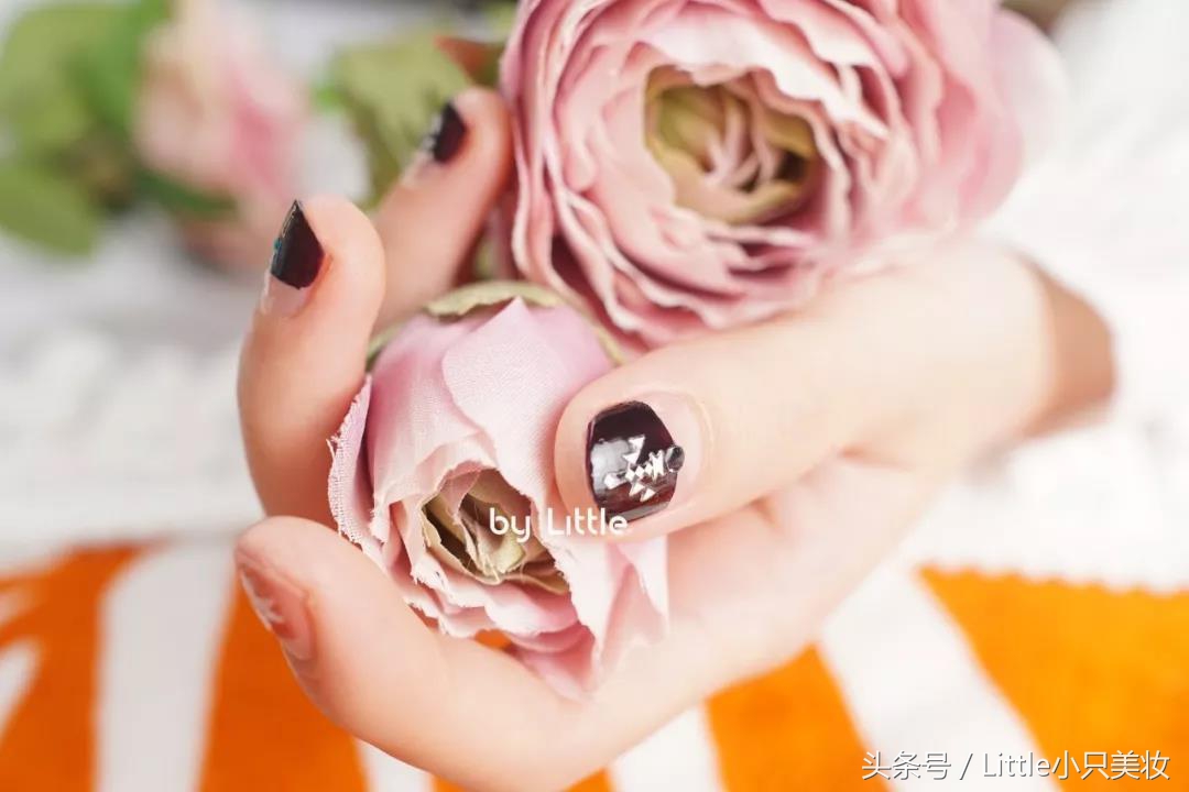 开了家美甲店结果指甲比谁都干净,美甲店如何把指甲做到持久度更长