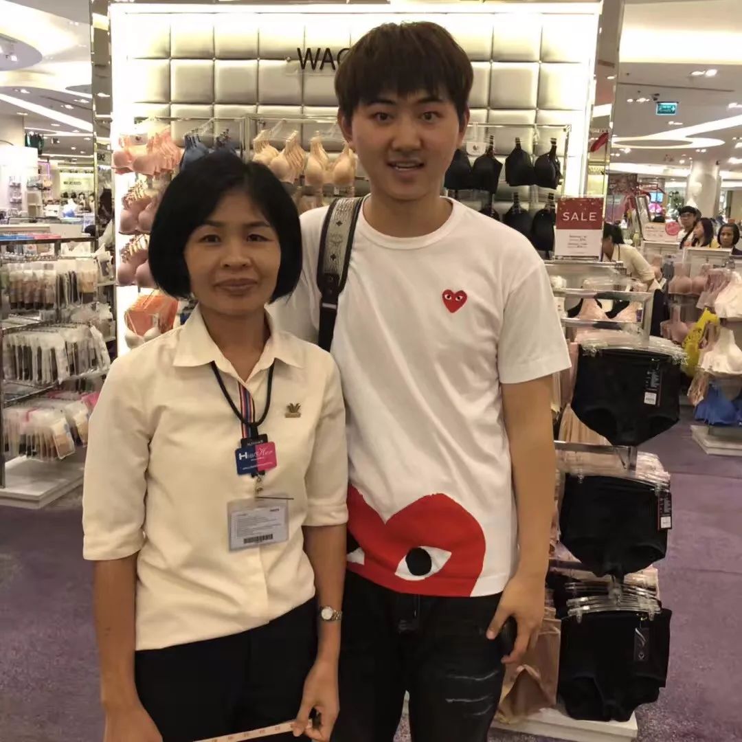 95后淘宝全球购买手年入百万：17岁毕业闯江湖，23岁送奶奶一套房