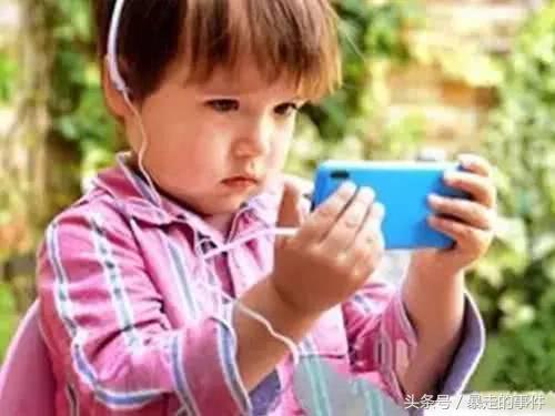 宝宝撒泼哭闹怎么办,孩子撒泼哭闹该怎么办