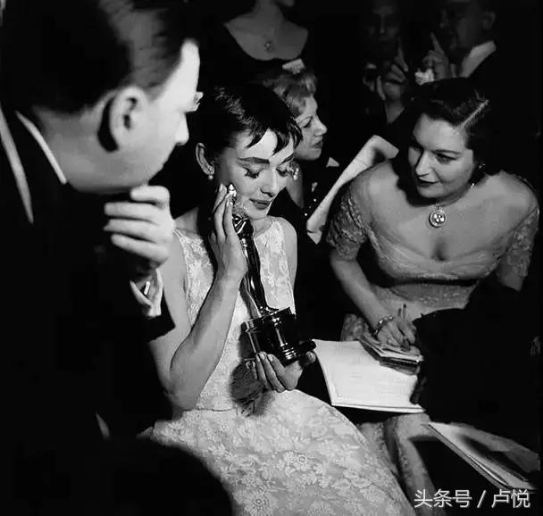 高情商女人如何让男人越来越爱你,高情商的女人让男人死心塌地去爱你