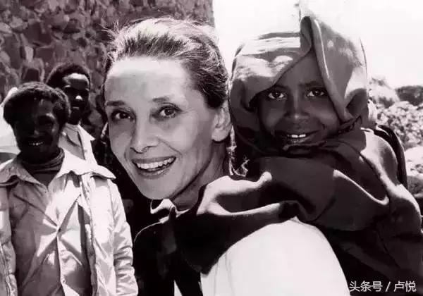 高情商女人如何让男人越来越爱你,高情商的女人让男人死心塌地去爱你