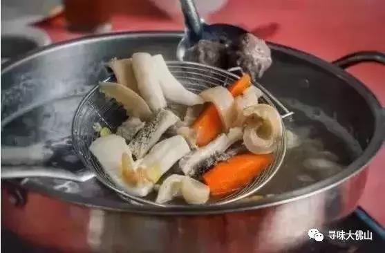 这间专注牛杂30年的老店华丽升级，吃完变甄子丹！