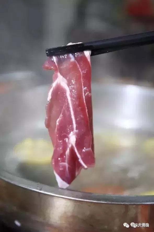 这间专注牛杂30年的老店华丽升级，吃完变甄子丹！