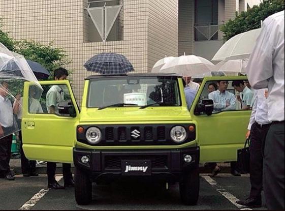 奔驰大g和铃木吉姆尼的关系,奔驰版铃木吉姆尼