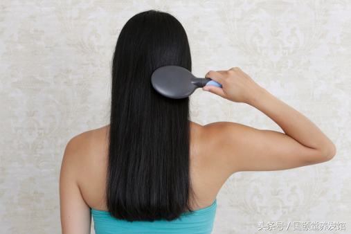 怎样改善头发发尾开叉的问题,发尾干枯分叉还有断节怎么护理