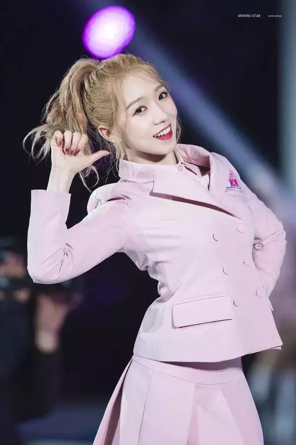 眼妆画的好，C位出道早，101女孩靠它被Pick