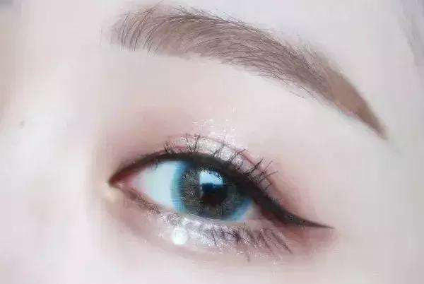 眼妆画的好，C位出道早，101女孩靠它被Pick