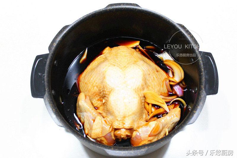 铁锅炖鸡怎么炖到软烂脱骨,炖鸡爪子软烂脱骨大火还是小火