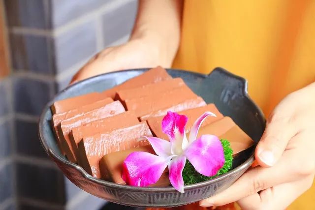 谭鸭血老火锅在四川的热度,惊艳中国的成都火锅谭鸭血老火锅