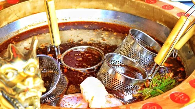 谭鸭血老火锅在四川的热度,惊艳中国的成都火锅谭鸭血老火锅