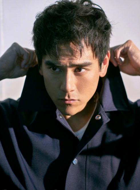 彭于晏抬头纹有多帅,彭于晏的抬头纹如何解决