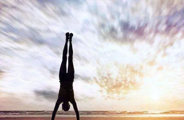 倒立好处有哪些,倒立怎么做重点在哪里