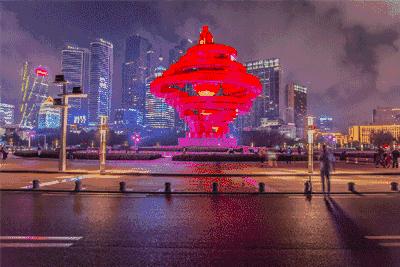 晚上在青岛吹着海风吃海鲜,青岛吹着海风吃着烧烤