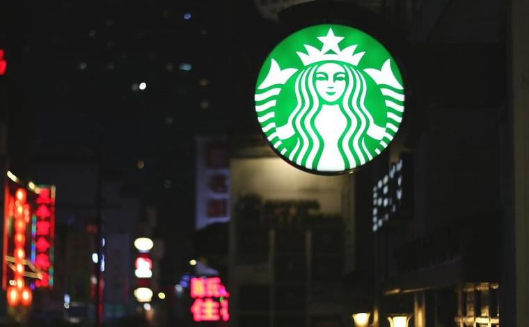 星巴克咖啡危机,星巴克的危机是怎么造成的