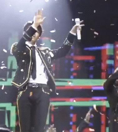 易烊千玺陈伟霆视频,易烊千玺陈伟霆谁帅