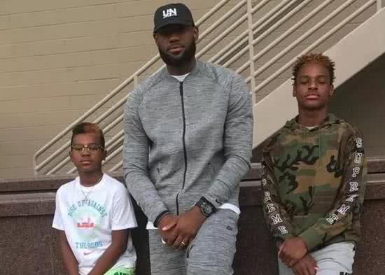 独一档还不死心，勇士欲招浓眉组5巨头，金州或组终极版死亡五小