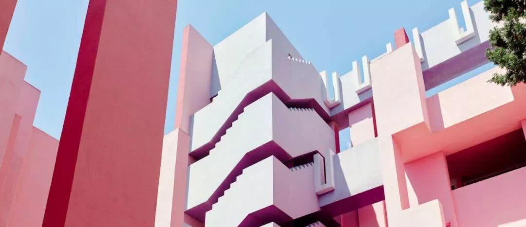 泳衣要买紧的还是刚好合适的,泳衣是建议买小还是买大