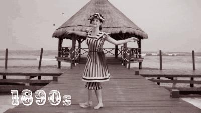 泳衣要买紧的还是刚好合适的,泳衣是建议买小还是买大