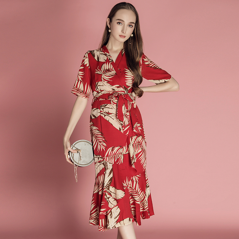 既时尚又经典的气质连衣裙,ur摩登复古一字吊带连衣裙