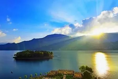 凉山除了西昌还有哪里好耍,凉山西昌哪个地方最好