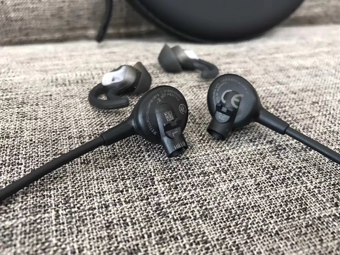 bose耳机qc30对比索尼,索尼wi-1000x与boseqc30谁好