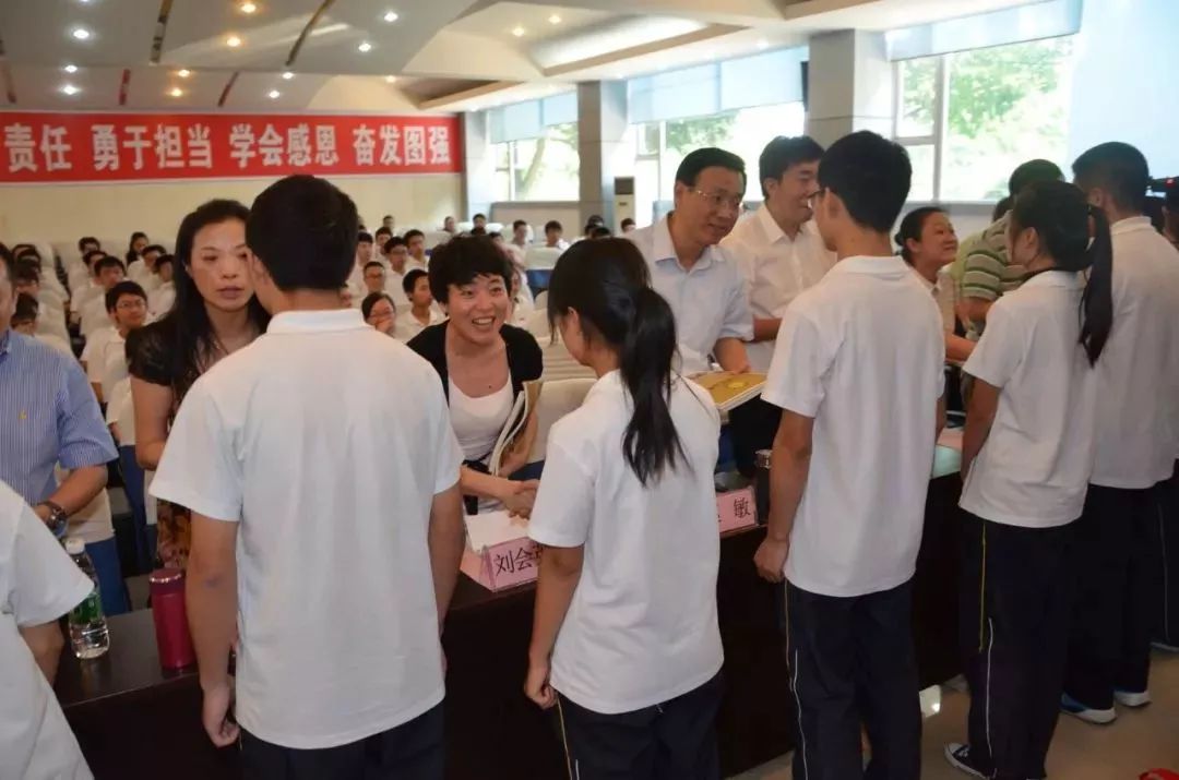 乐山初中毕业生到绵阳读书可以吗,乐山学生可以在成都去读高中吗