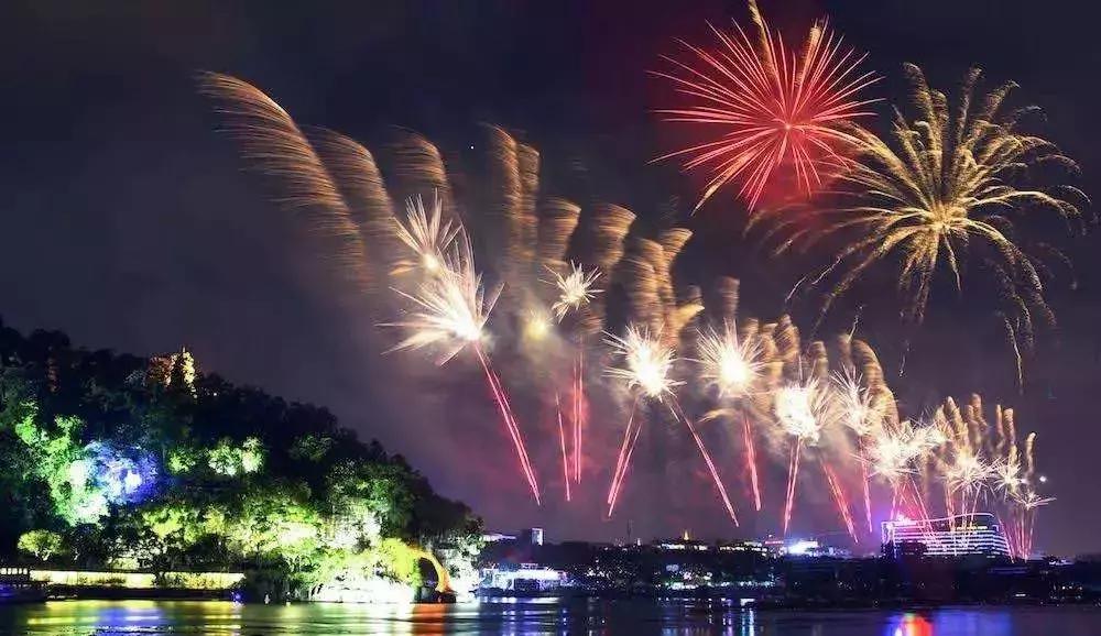 天桥峪景区网红玻璃桥,天桥沟玻璃桥一日游