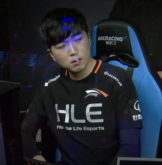 LCK韩国网友吐槽夏季赛揭幕战:ADC残废版本?Uzi成为失业人员!