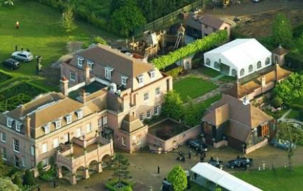 c罗豪宅vs梅西豪宅,c罗与梅西的豪宅谁更牛