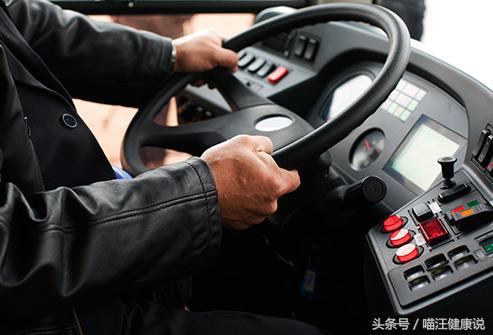 长时间坐对身体的影响,为什么坐时间长了脊椎会不舒服