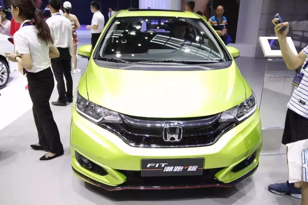 白色车漆比别的颜色车漆厚吗,车漆厚度越厚越好吗