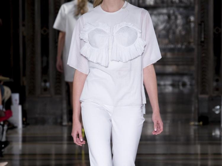 可外穿内衣个性带扣子,可外穿内衣