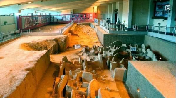 河南穷小子一夜暴富，引起警察注意，顺藤摸瓜竟发现一座千年古墓