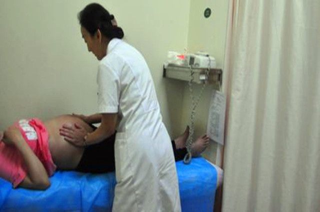 孕晚期胎宝宝会有什么危险,孕妈妈出现哪些情况需注意