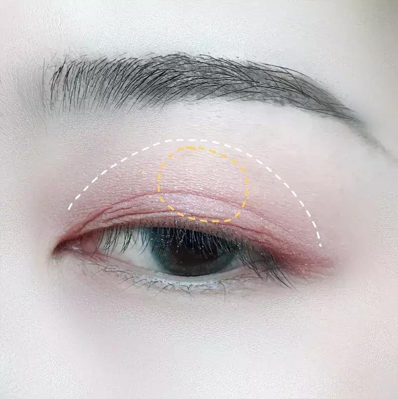 只需10步一个完美眼妆出炉,可爱又有气场的眼妆教程