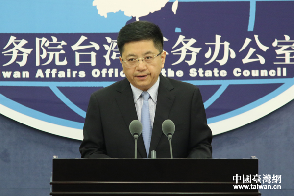 水果价格暴跌原因分析,水果价格暴涨中间商该背锅吗