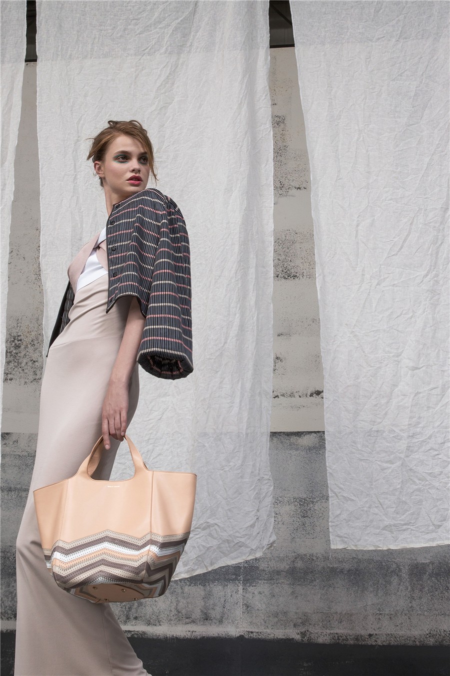 giorgioarmani女装风格,意大利奢侈品牌giorgioarmani